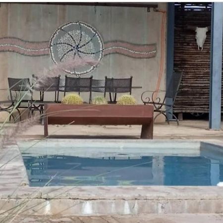 Hackberry House Black Thorn Cottage, Off Grid Khemsbok Luaran gambar
