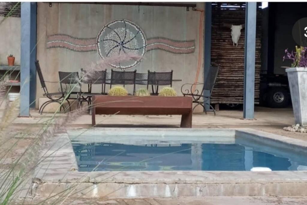Hackberry House Black Thorn Cottage, Off Grid Khemsbok Luaran gambar